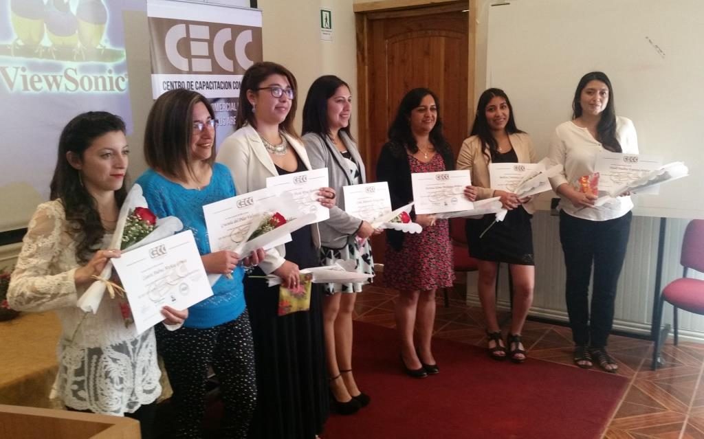 Entrega de diplomas de capacitación CECC