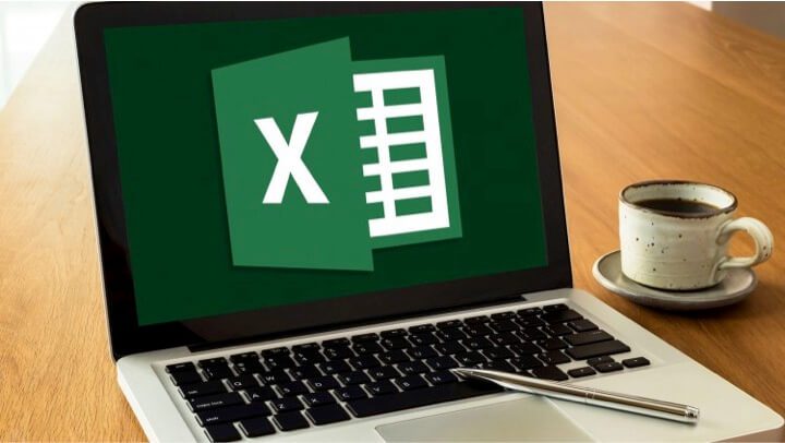 Computador portátil con el logo de Microsoft Excel